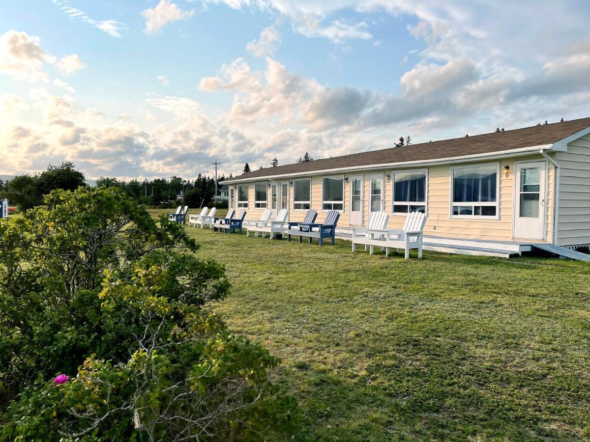 Sea Breeze Motel Ingonish Exterior photo